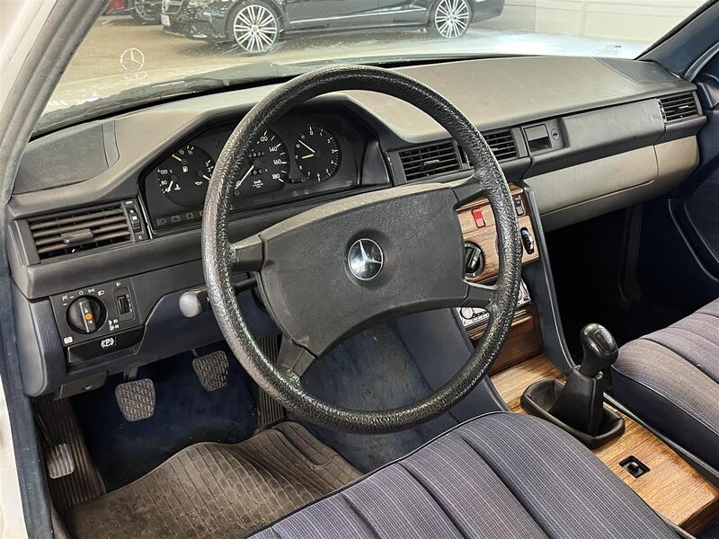 Mercedes-Benz 200 vaihtoauto