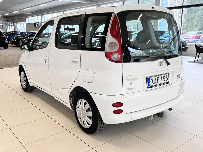 Toyota Yaris vaihtoauto