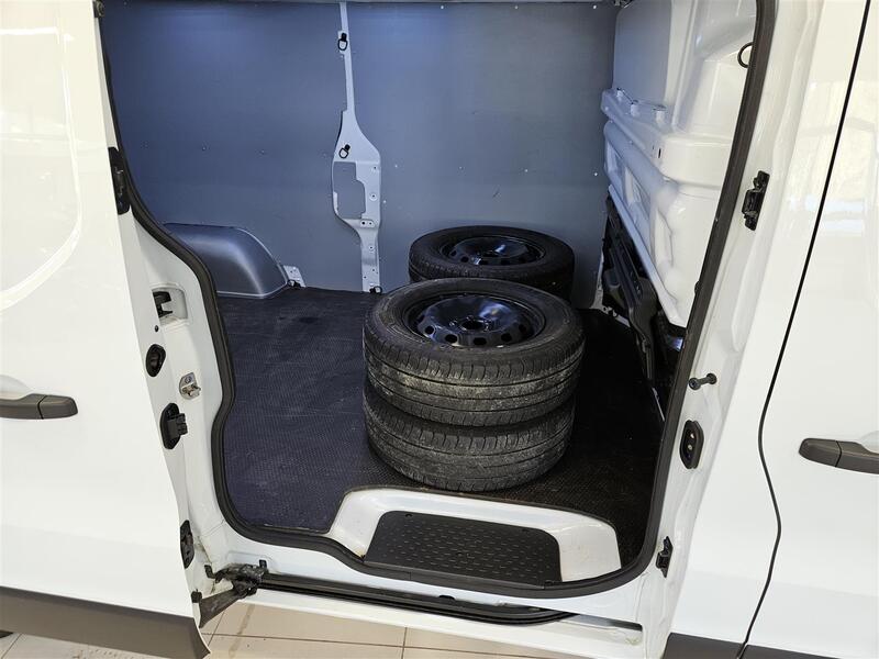 Nissan Primastar vaihtoauto