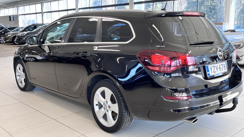 Opel Astra vaihtoauto