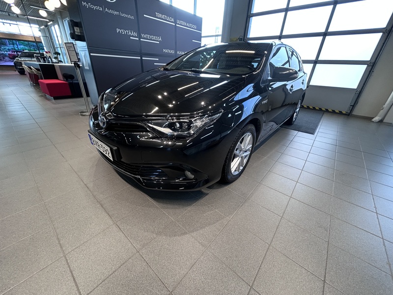 Toyota Auris vaihtoauto