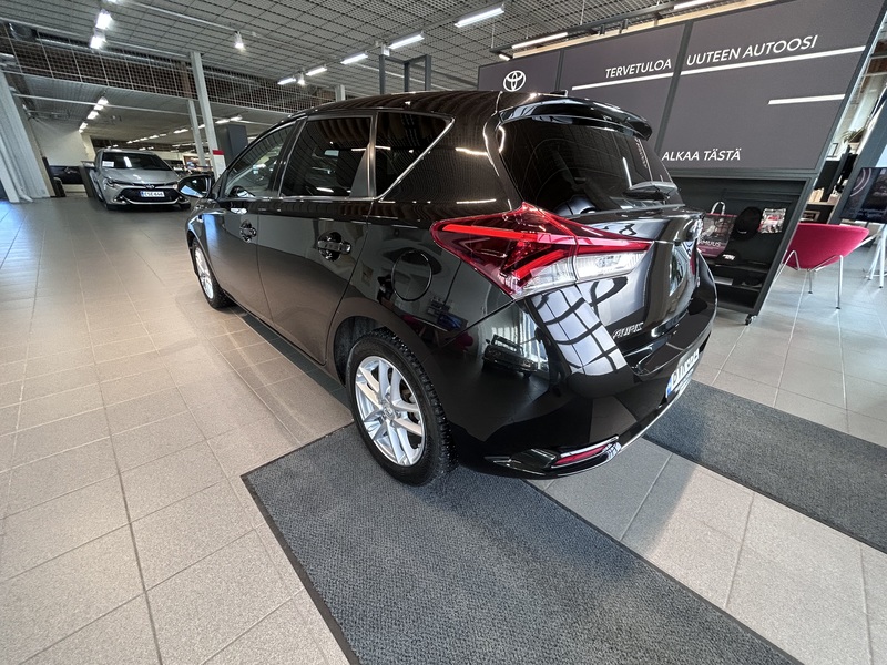 Toyota Auris vaihtoauto