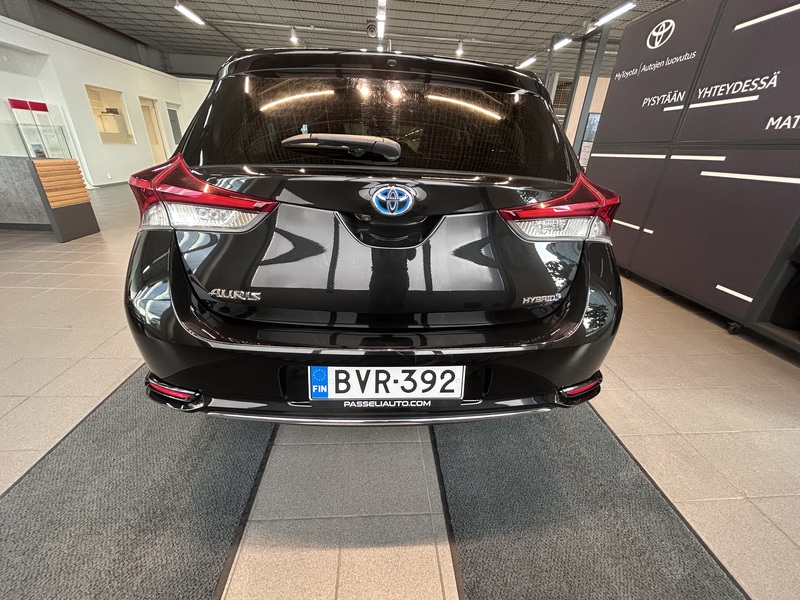 Toyota Auris vaihtoauto