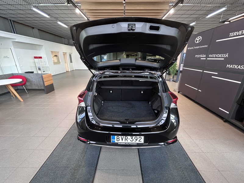 Toyota Auris vaihtoauto