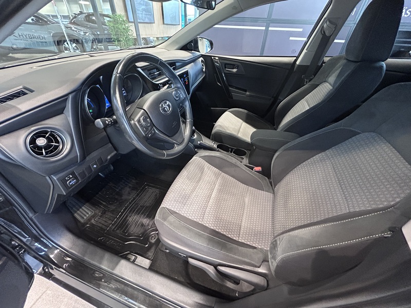 Toyota Auris vaihtoauto