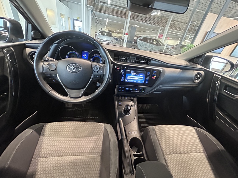 Toyota Auris vaihtoauto