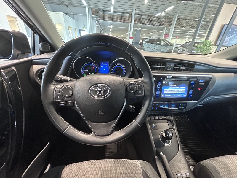 Toyota Auris vaihtoauto