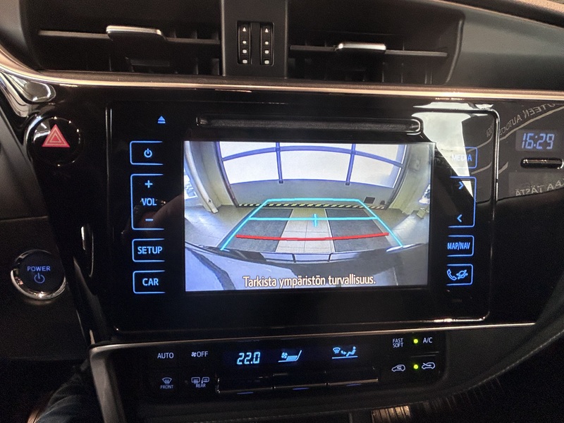 Toyota Auris vaihtoauto