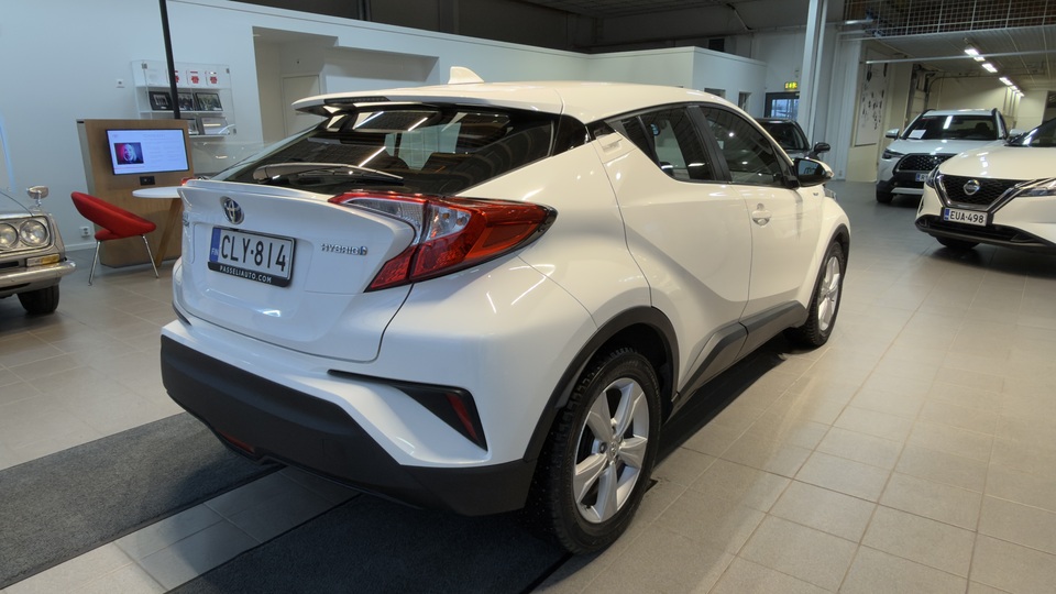 Toyota C-HR vaihtoauto