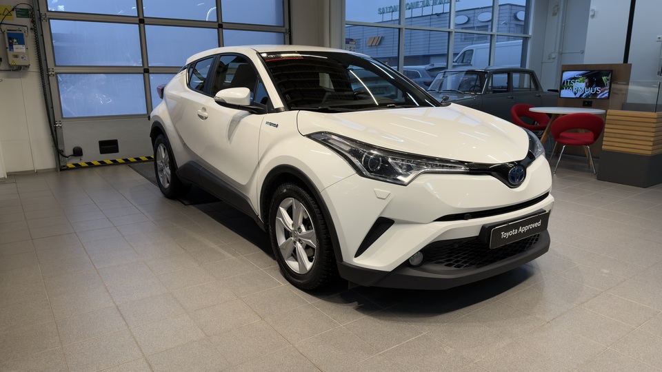 Toyota C-HR vaihtoauto