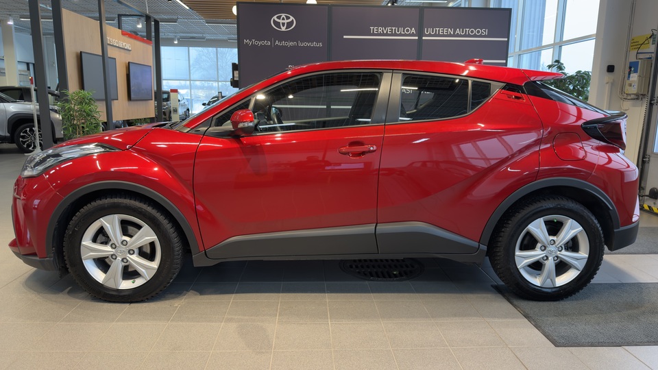 Toyota C-HR vaihtoauto