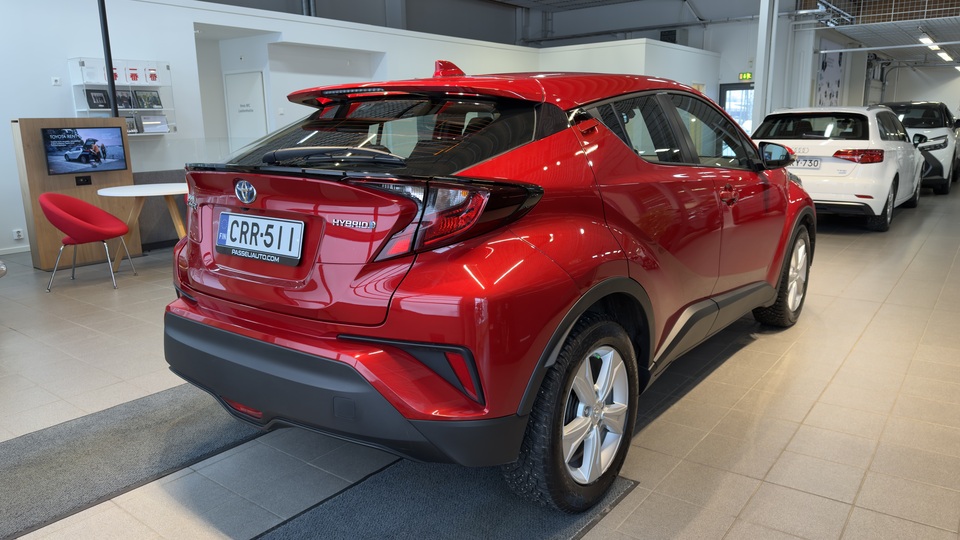Toyota C-HR vaihtoauto