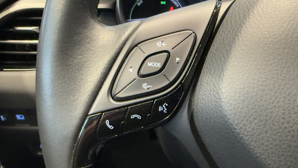 Toyota C-HR vaihtoauto