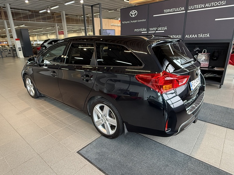 Toyota Auris vaihtoauto