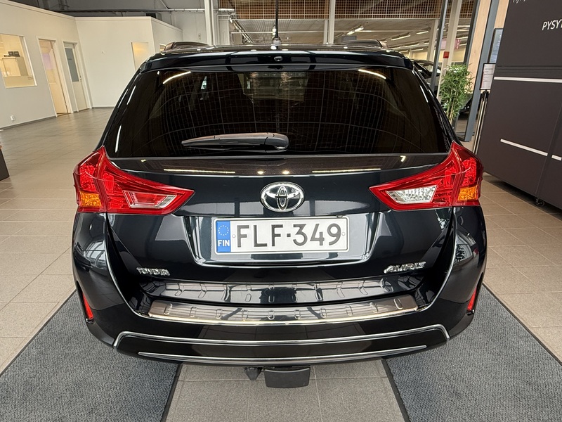 Toyota Auris vaihtoauto