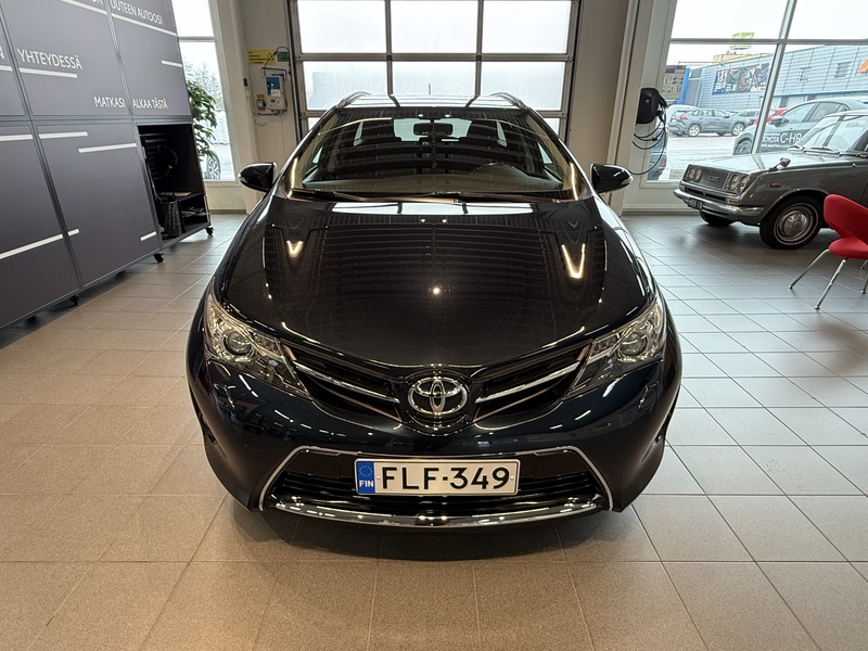 Toyota Auris vaihtoauto