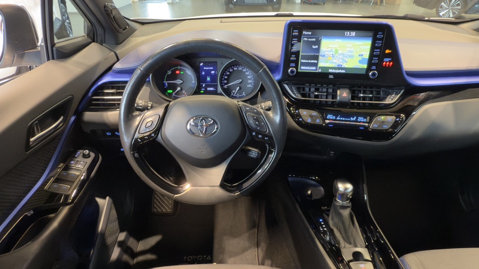 Toyota C-HR vaihtoauto