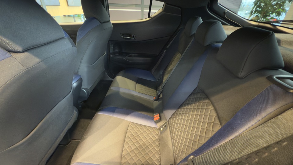 Toyota C-HR vaihtoauto