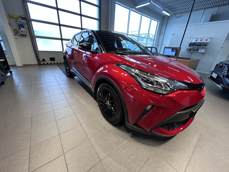 Toyota C-HR vaihtoauto