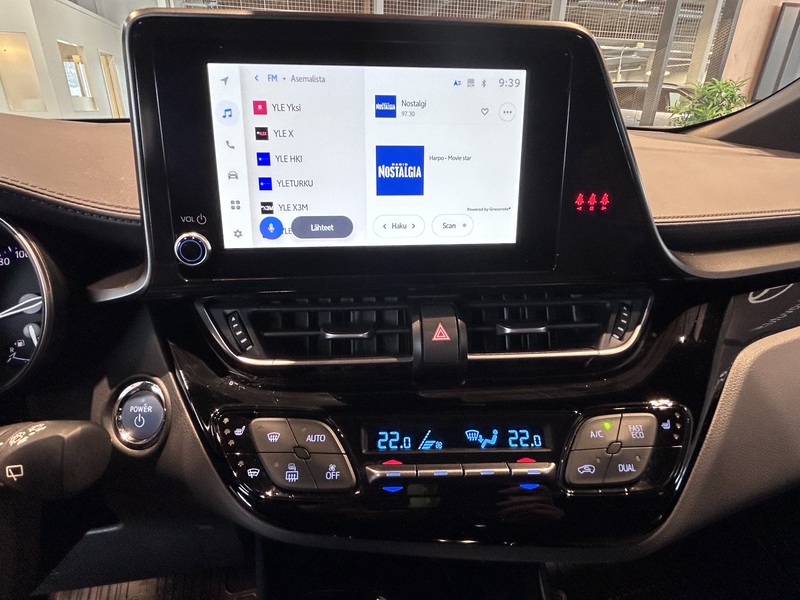 Toyota C-HR vaihtoauto