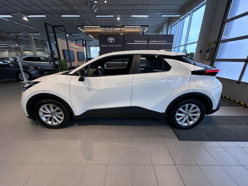 Toyota C-HR vaihtoauto