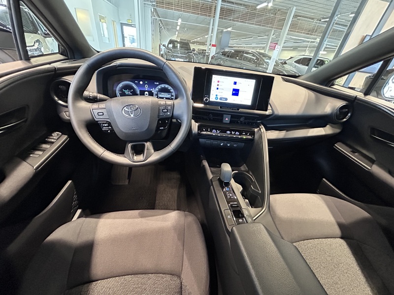 Toyota C-HR vaihtoauto