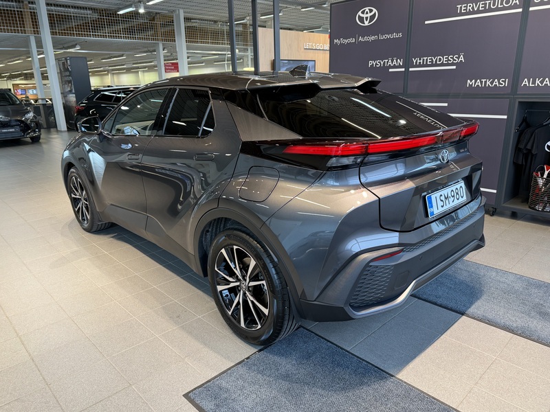 Toyota C-HR vaihtoauto