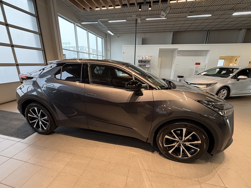 Toyota C-HR vaihtoauto
