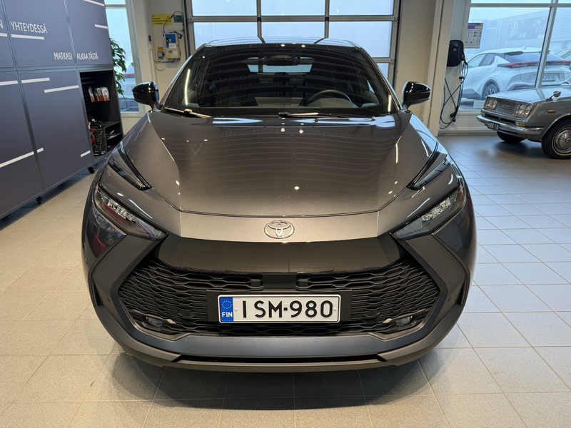 Toyota C-HR vaihtoauto