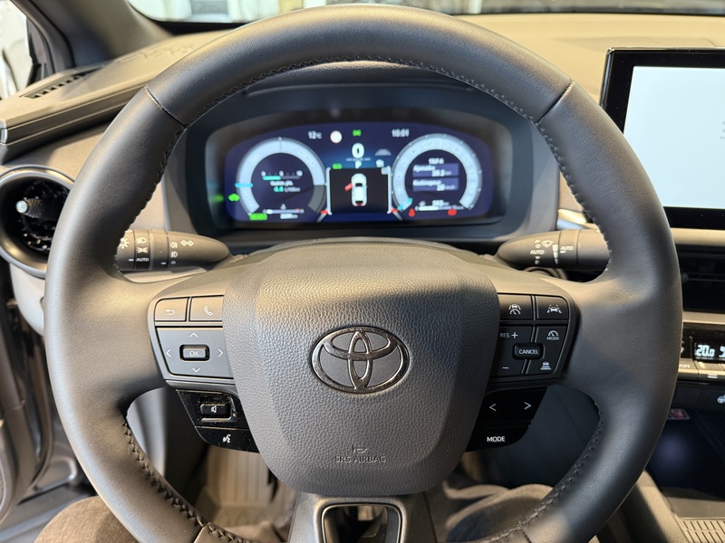 Toyota C-HR vaihtoauto
