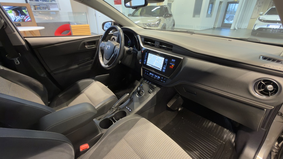 Toyota Auris vaihtoauto