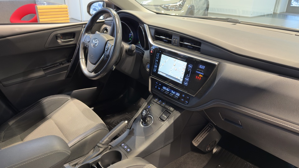 Toyota Auris vaihtoauto