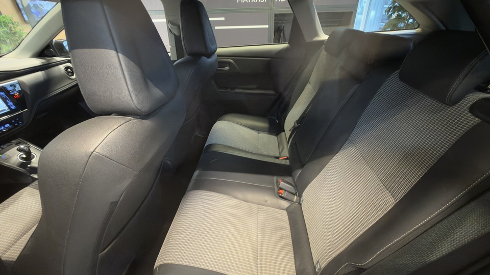 Toyota Auris vaihtoauto