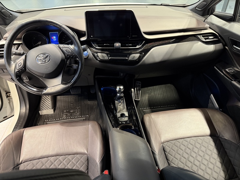 Toyota C-HR vaihtoauto