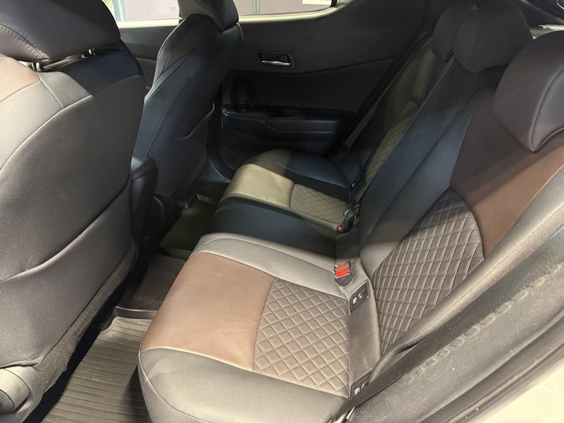 Toyota C-HR vaihtoauto