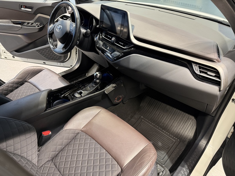 Toyota C-HR vaihtoauto