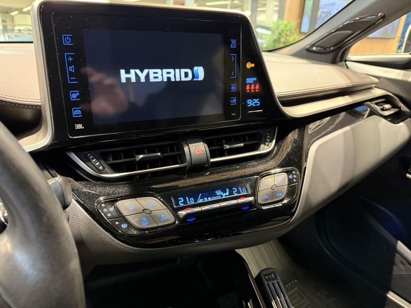 Toyota C-HR vaihtoauto