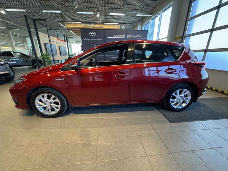 Toyota Auris vaihtoauto