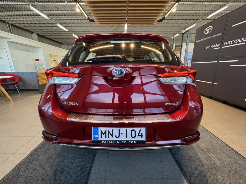 Toyota Auris vaihtoauto