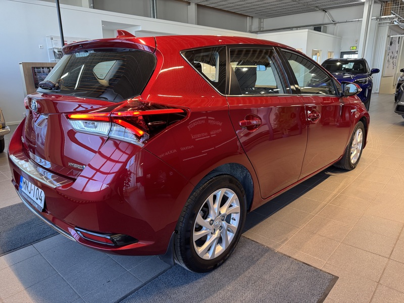 Toyota Auris vaihtoauto