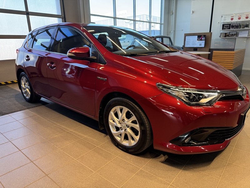 Toyota Auris vaihtoauto