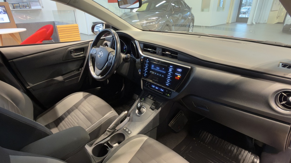 Toyota Auris vaihtoauto