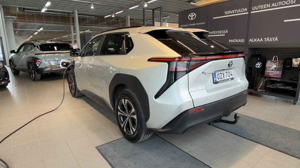 Toyota bZ4X vaihtoauto