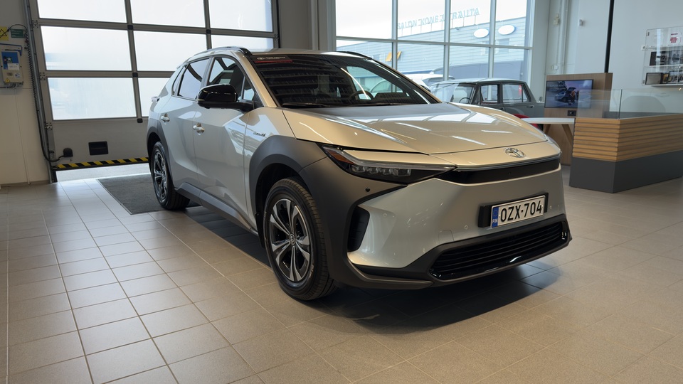 Toyota bZ4X vaihtoauto