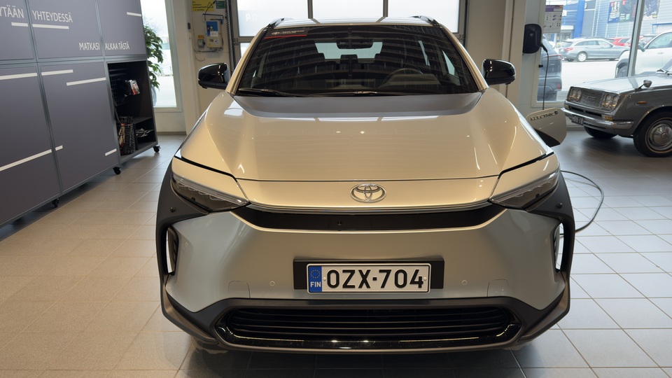 Toyota bZ4X vaihtoauto