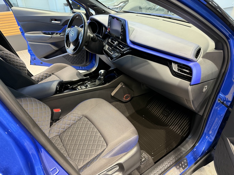 Toyota C-HR vaihtoauto