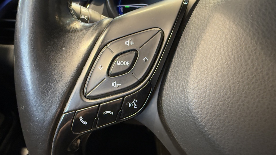 Toyota C-HR vaihtoauto