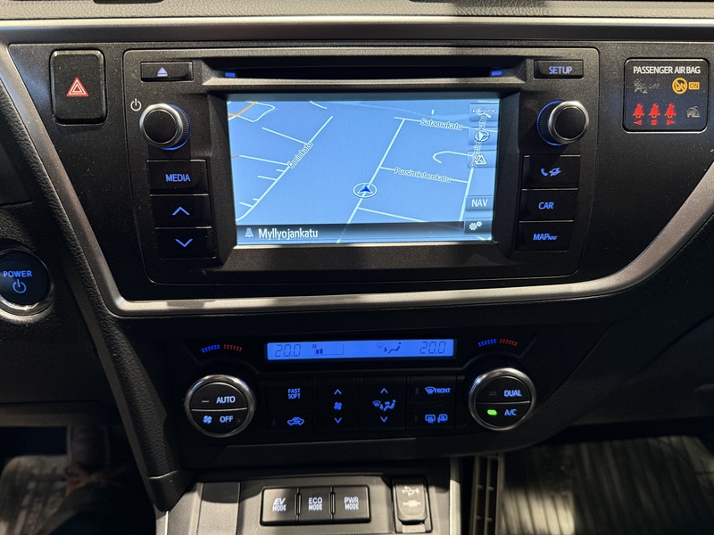 Toyota Auris vaihtoauto