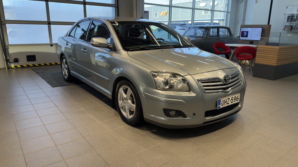 Toyota Avensis vaihtoauto