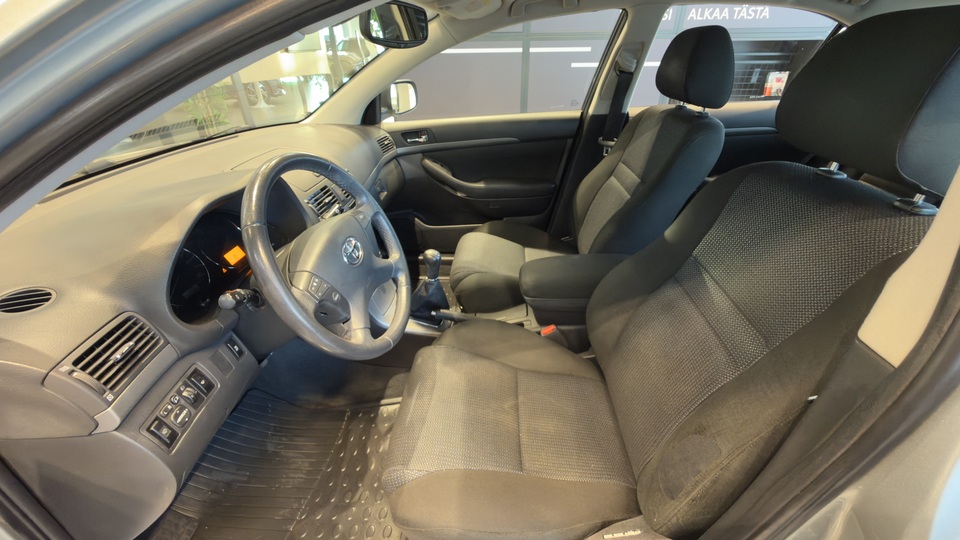 Toyota Avensis vaihtoauto